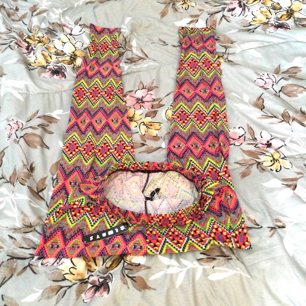 Womens Always Pink and Red Chevron Leggings. New - Picture 5 of 13